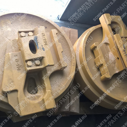 Колесо направляющее в сборе 14X-30-00115, 14X-30-00110 KOMATSU D65E-12 14X-30-00114