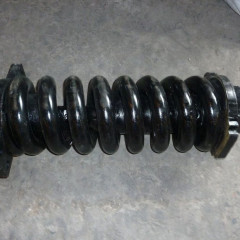 Натяжитель HITACHI ZX230LC 9188175 Натяжитель HITACHI ZX230LC 9188175