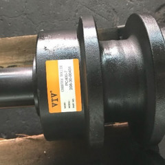Каток поддерживающий 208-30-00431, КМ3537 KOMATSU PC400-6 208-30-00431 208-30-00431 Каток поддерживающий 208-30-00431, КМ3537 KOMATSU PC400-6 208-30-00431 208-30-00431
