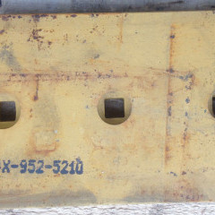 Нож отвала боковой KOMATSU D65EX-16 14X-952-5210 14X-952-5210 Нож отвала боковой KOMATSU D65EX-16 14X-952-5210 14X-952-5210